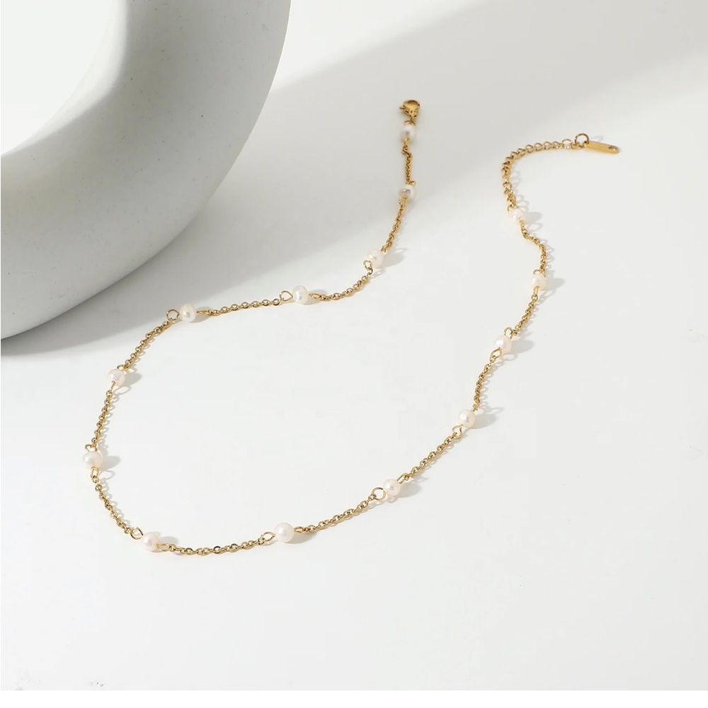 Multi white Pearl necklace